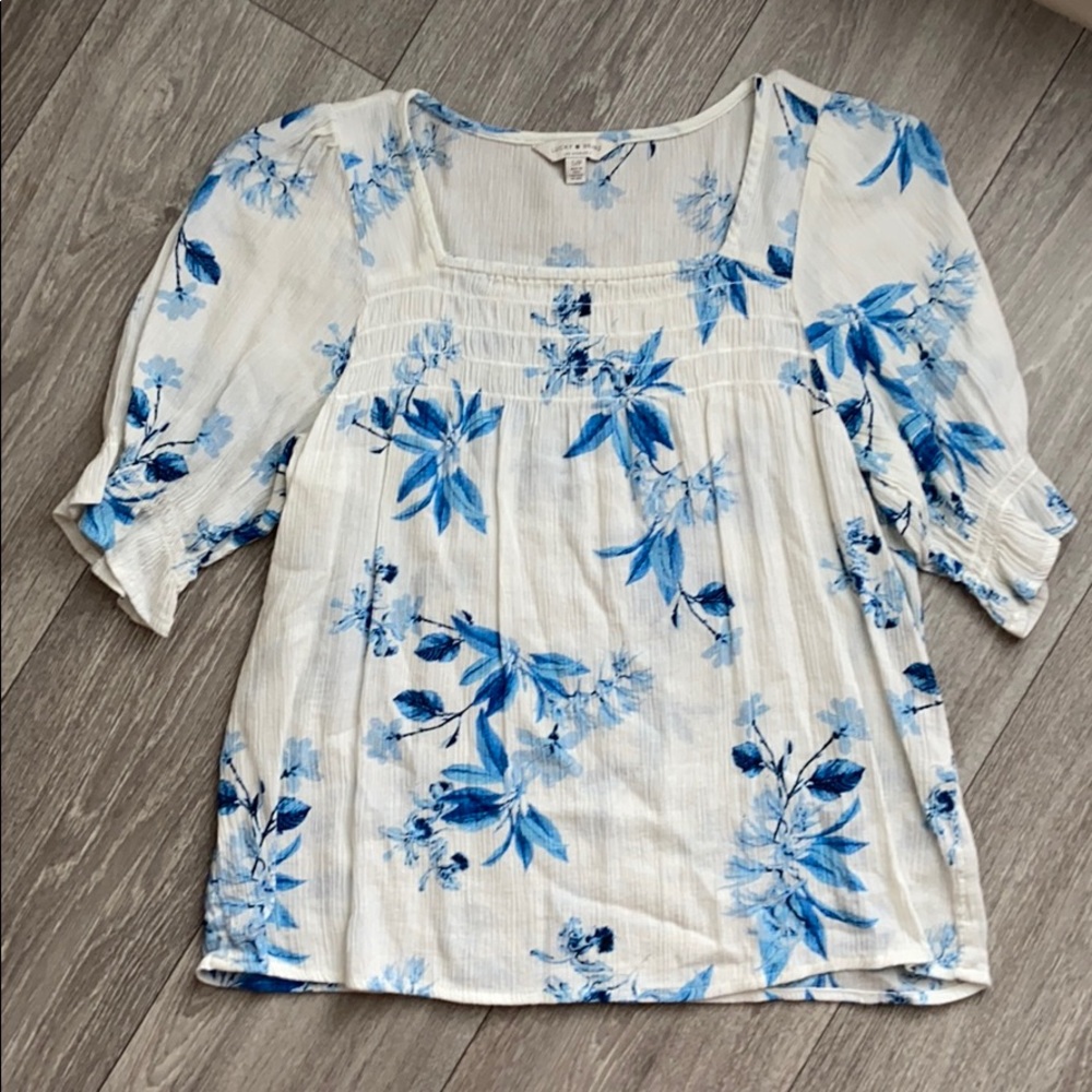 lucky brand gauzy top!